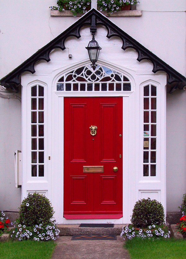 10 Colours to enhance your front entry doors