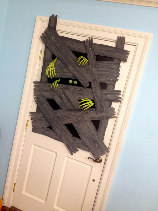 halloween door decorations 1