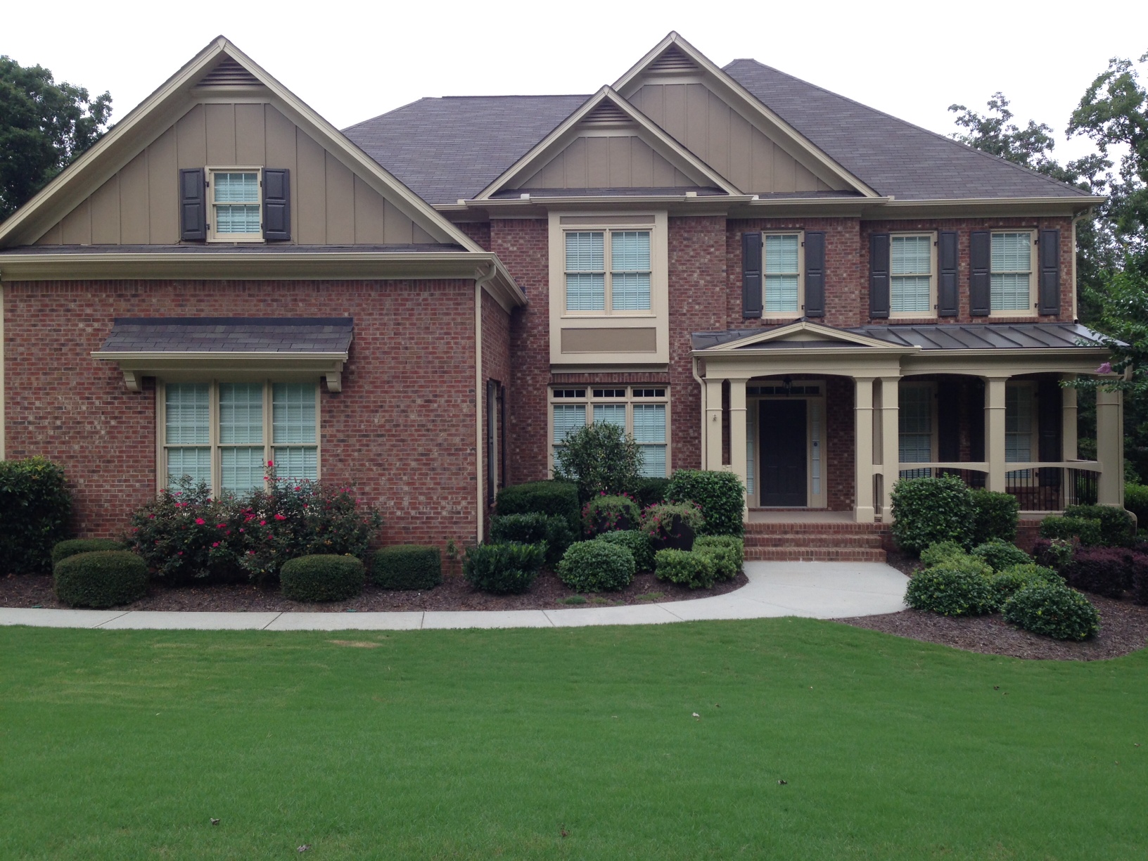 Exterior paint colors with red brick - give your house a touch of ...