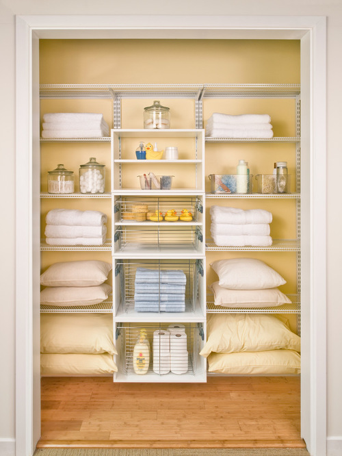 Walk in linen closet design - 16 varieties to organize the space ...