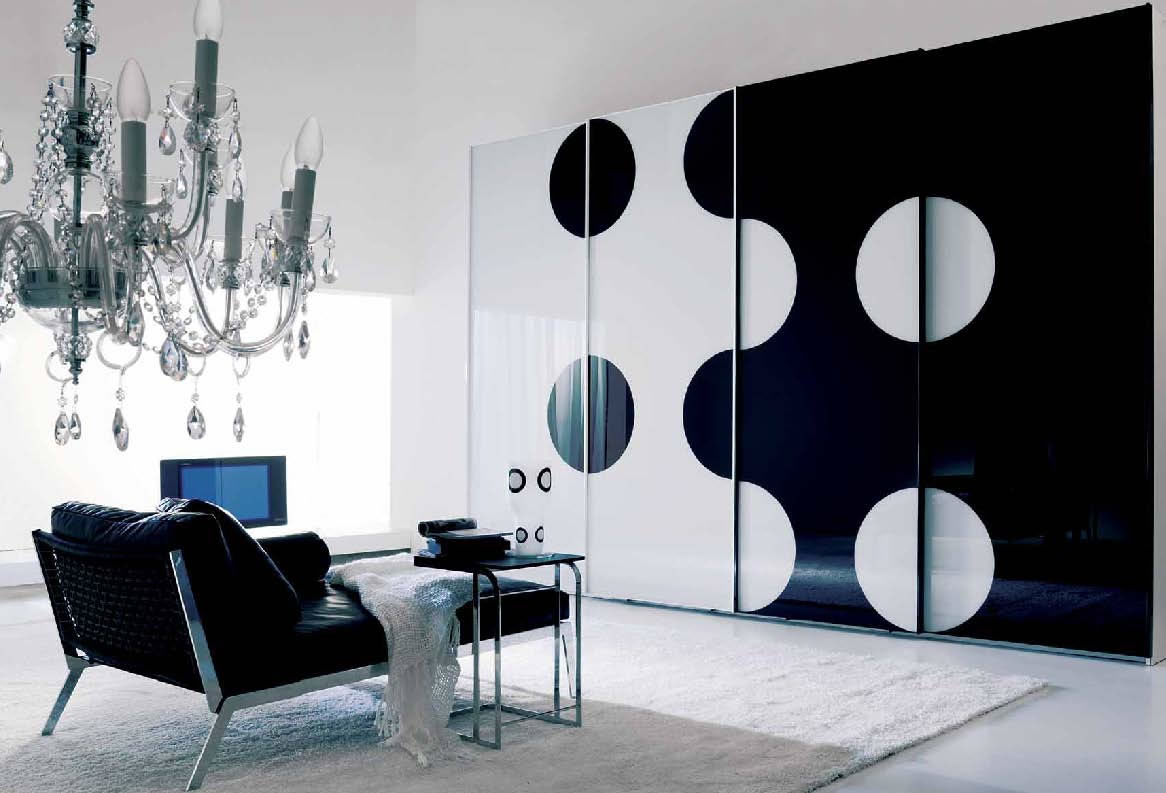 Black mirrored glass bedroom furniture – make your home vintage modernity