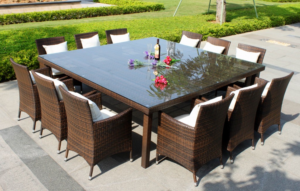 How to Find the Perfect Outdoor dining sets for 12