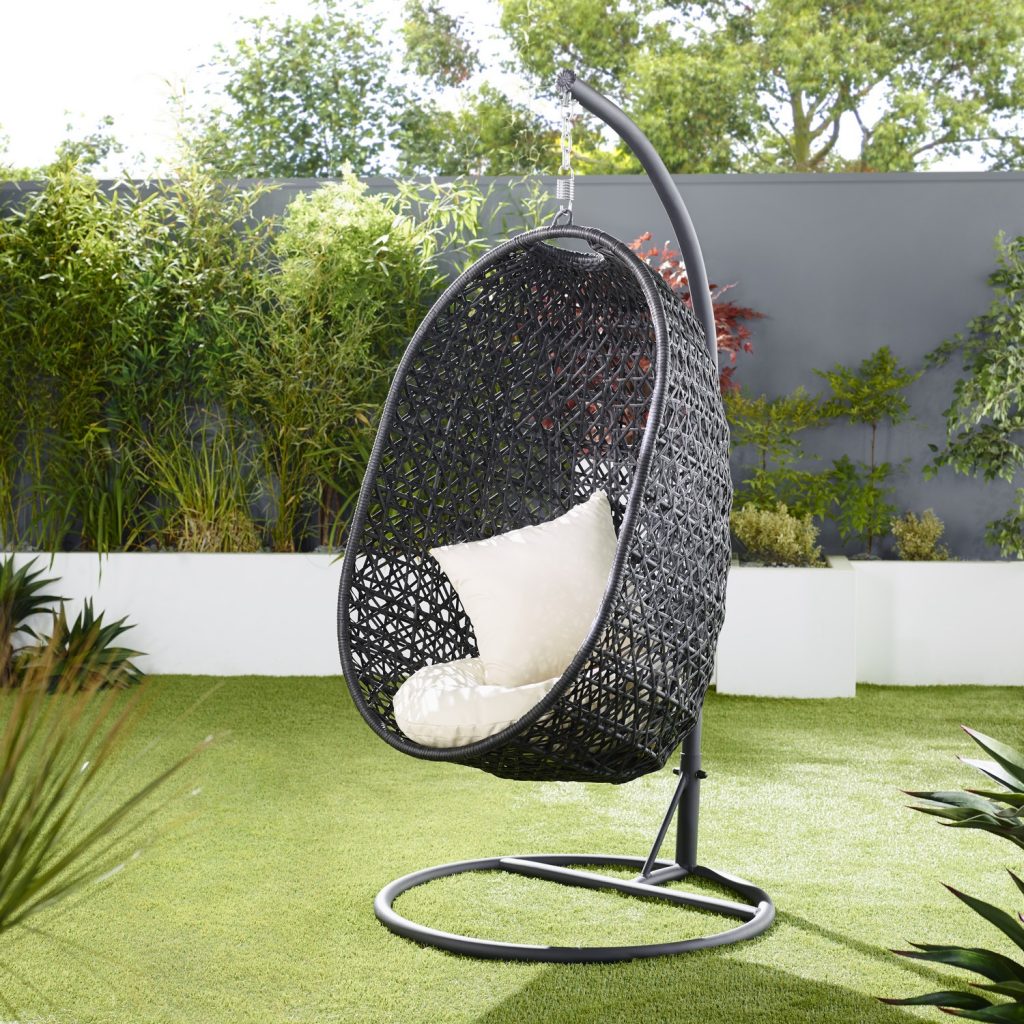 Outdoor wicker egg chair - bring an attractive and beautiful resting