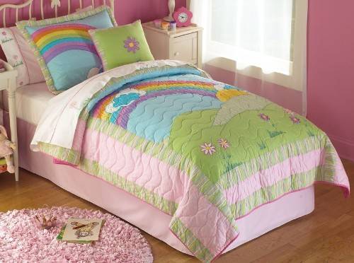 Rainbow bedding for kids – inspire the mood of your room