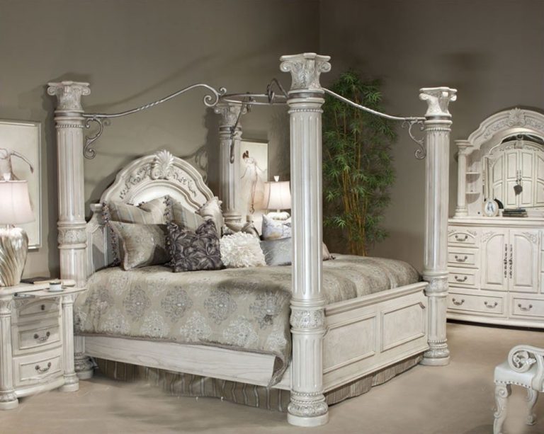 Silver bedroom furniture sets reflect a clean and clutterfree style