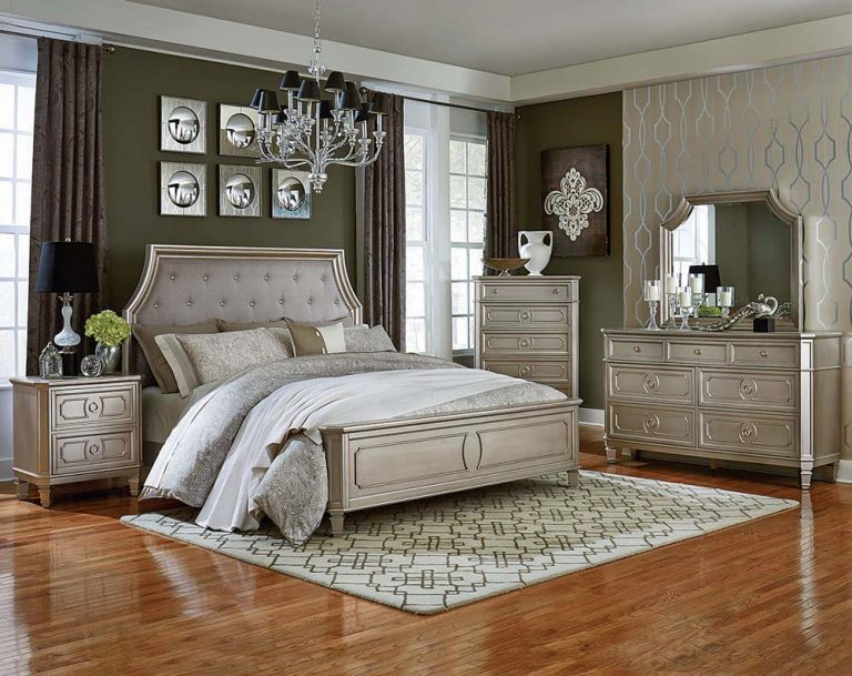 Silver bedroom furniture sets reflect a clean and