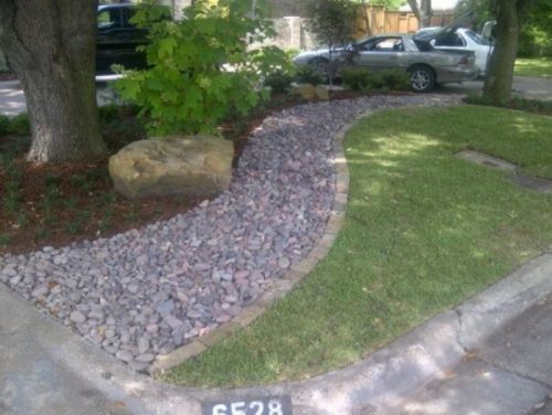 river-rock-garden-edging-photo-12