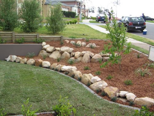 river-rock-garden-edging-photo-17