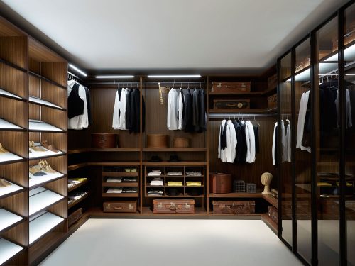 walk-in-closet-designs-for-a-master-bedroom-photo-17