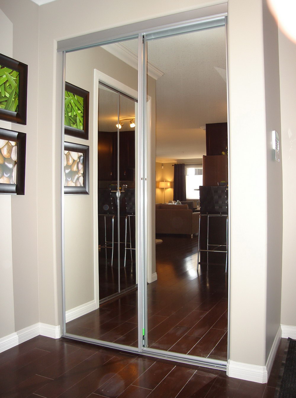 Mirrored sliding closet door lock - 22 secrets you probably didn't know ...