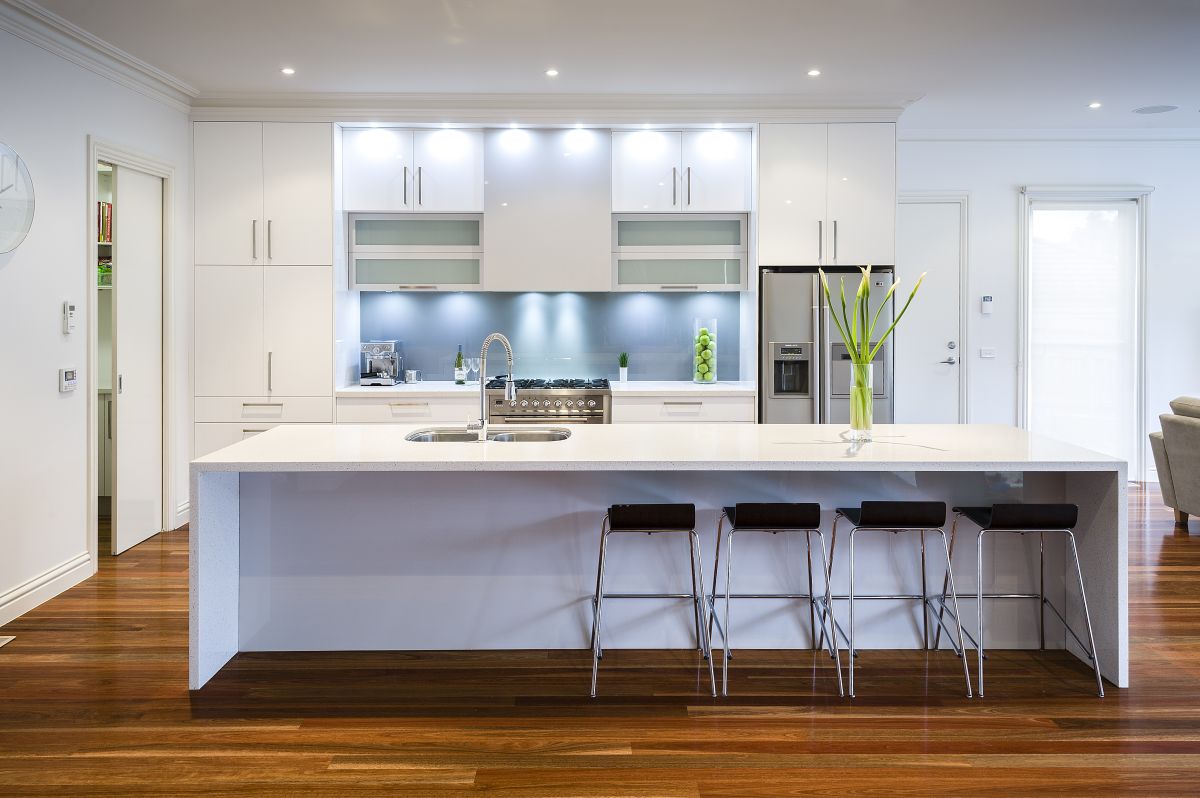 White Modern Kitchen photo - 6