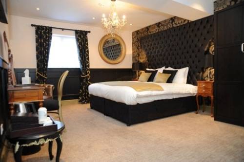 Black and gold bedroom design - Giving a Luxury Themed Bedroom | Home