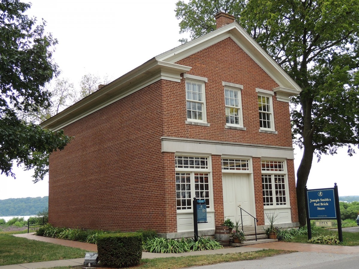 exterior paint colors with red brick photo - 5