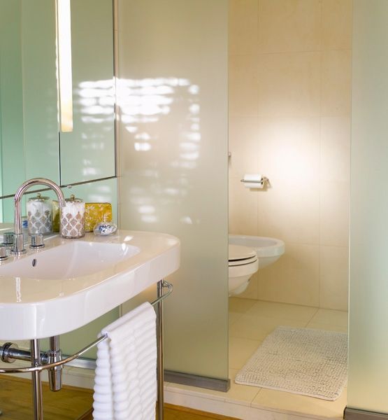 glass wall dividers bathroom photo - 2