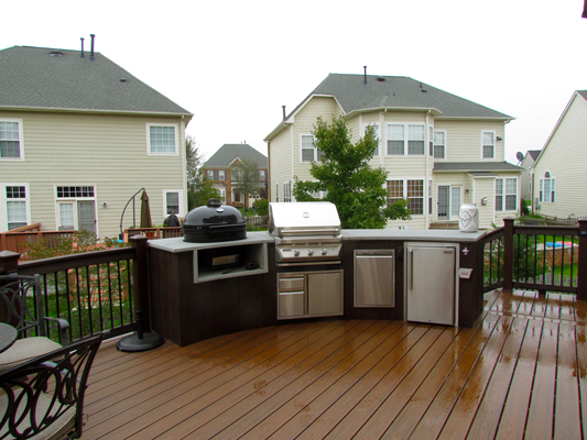 outdoor kitchen on deck photo - 5