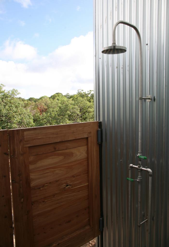 outdoor shower door photo - 3