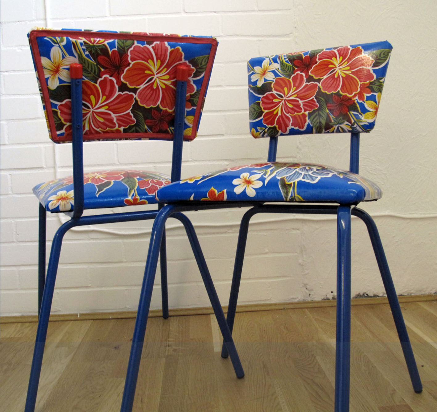 retro kitchen chairs photo - 1